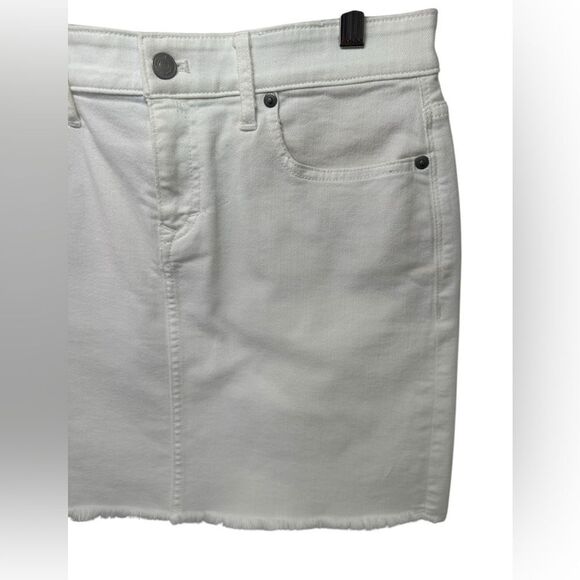 Vineyard Vines White Denim Skirt Size 4 - Picture 4 of 11